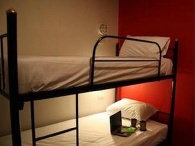 Kool Backpacker Hostel Patong Luaran gambar