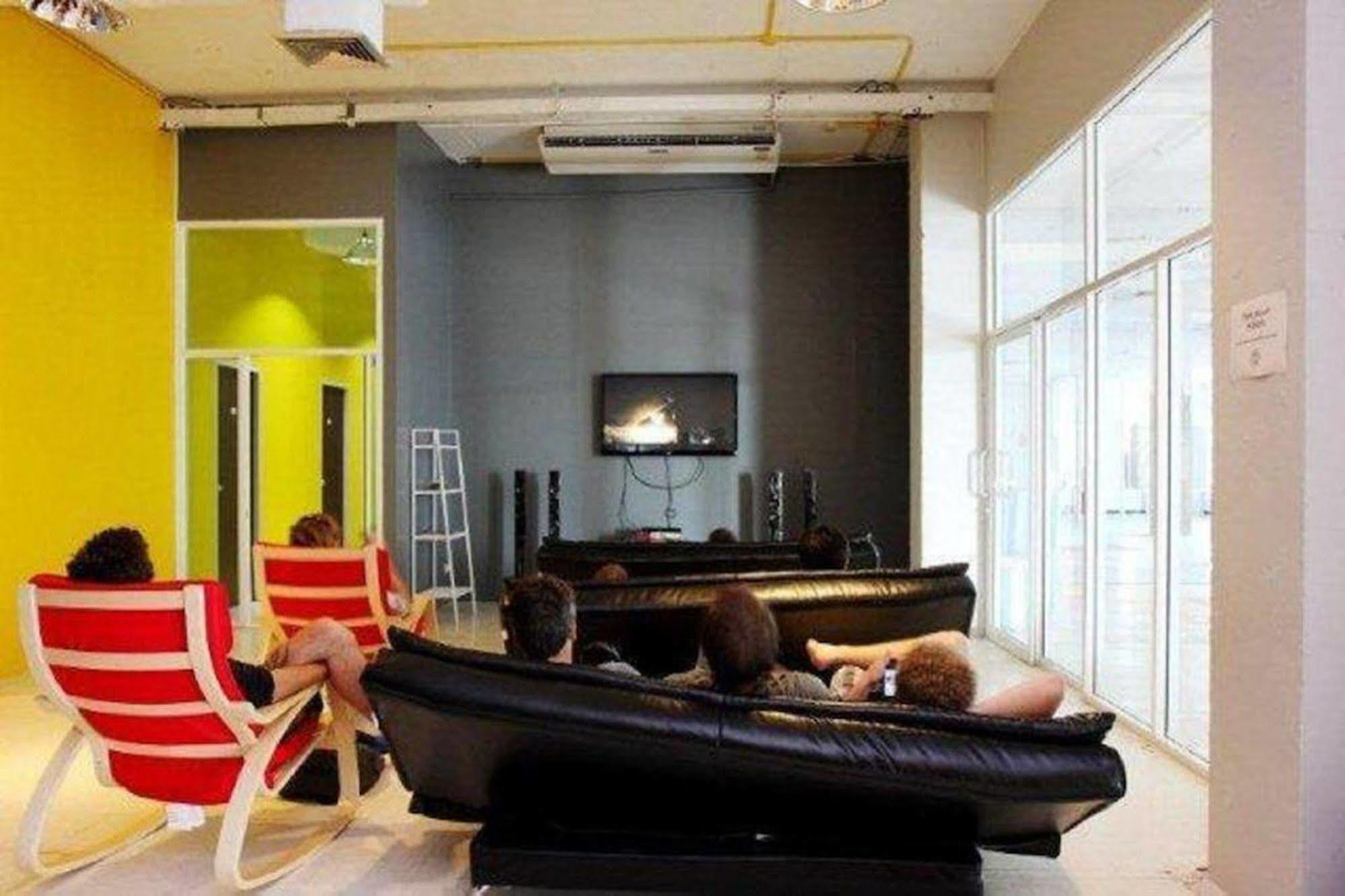 Kool Backpacker Hostel Patong Luaran gambar